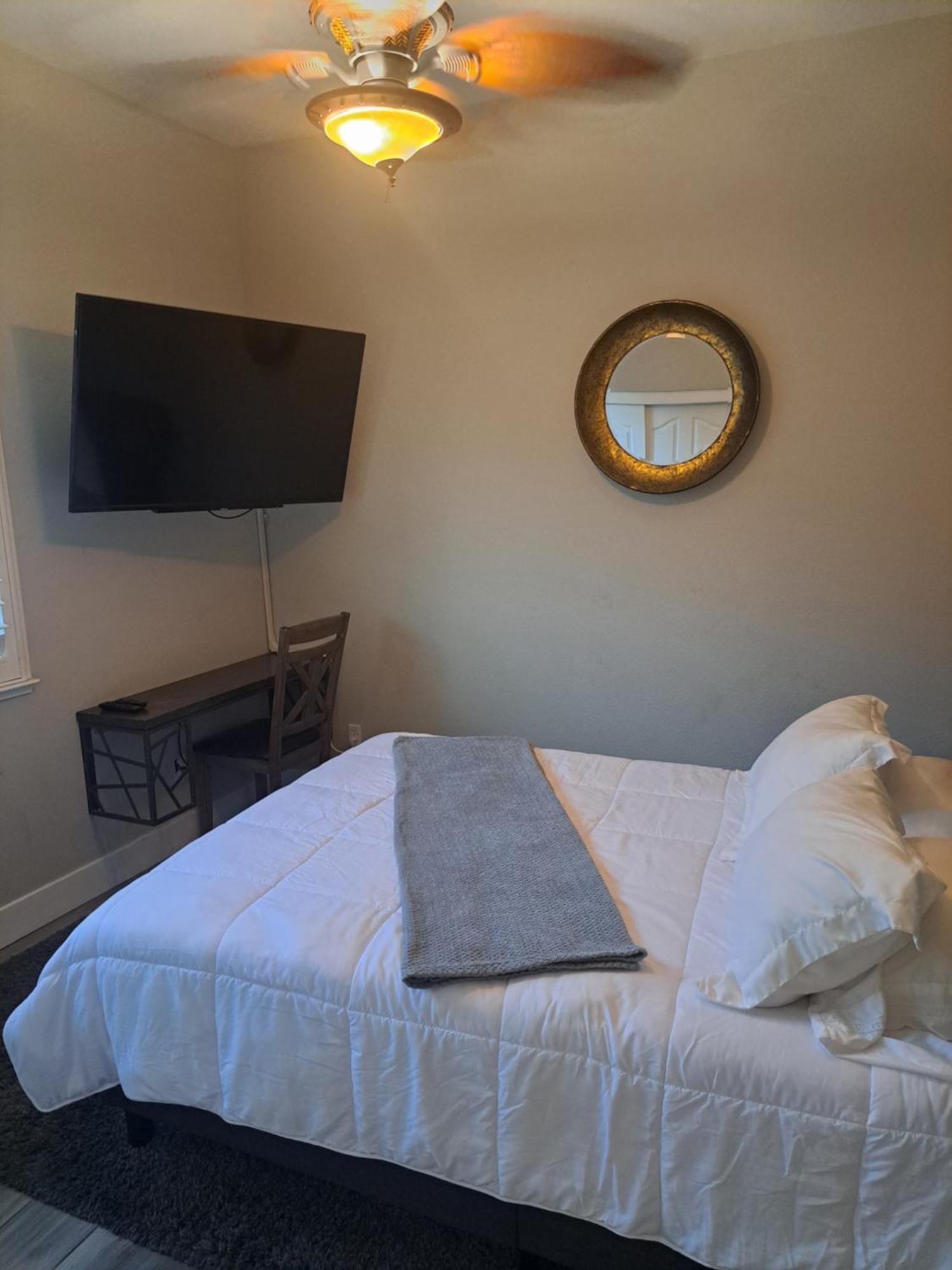 Roseville Properties Luaran gambar